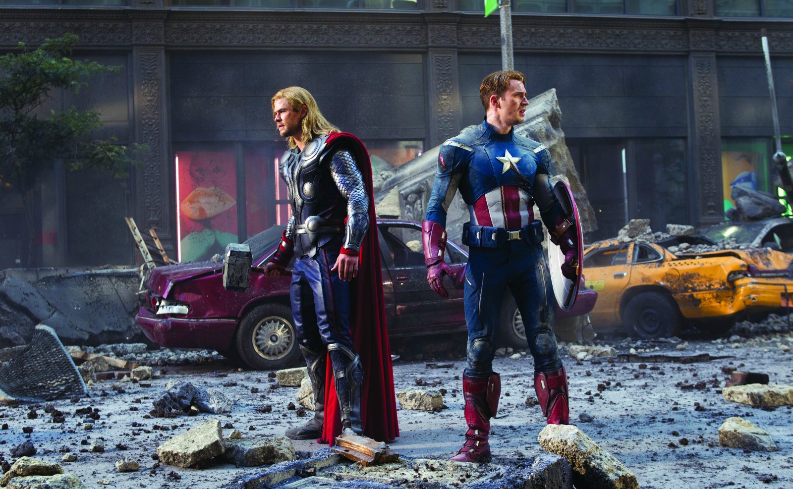 Fisico scolpito supereroi Captain America Thor segreti